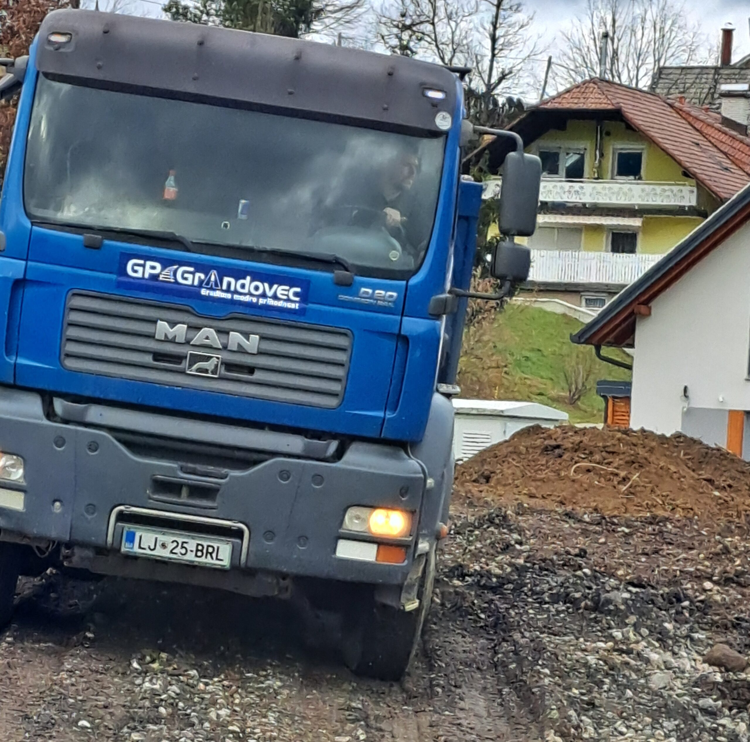 Dobrunje: dovoljenje kljub 1.370 tovornjakom nezakonitih odpadkov