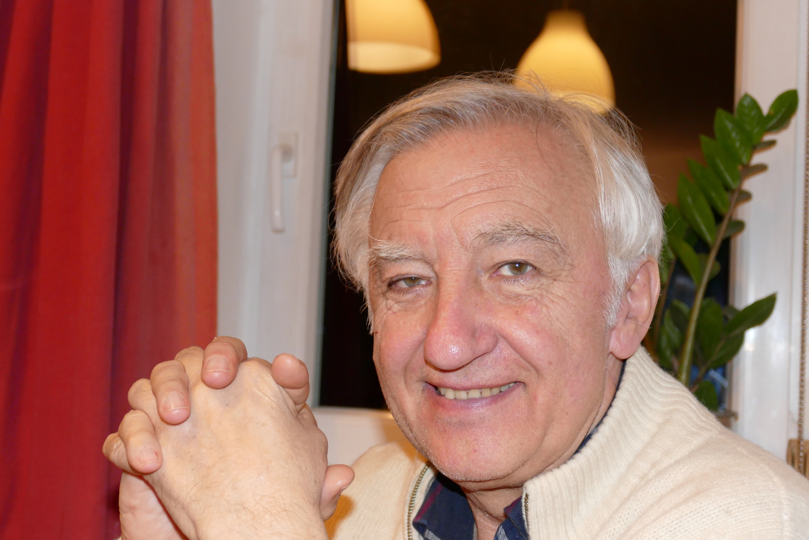 Trivelis: 785.000 evrov za državni inštitut, ki analizira Facebook zapise