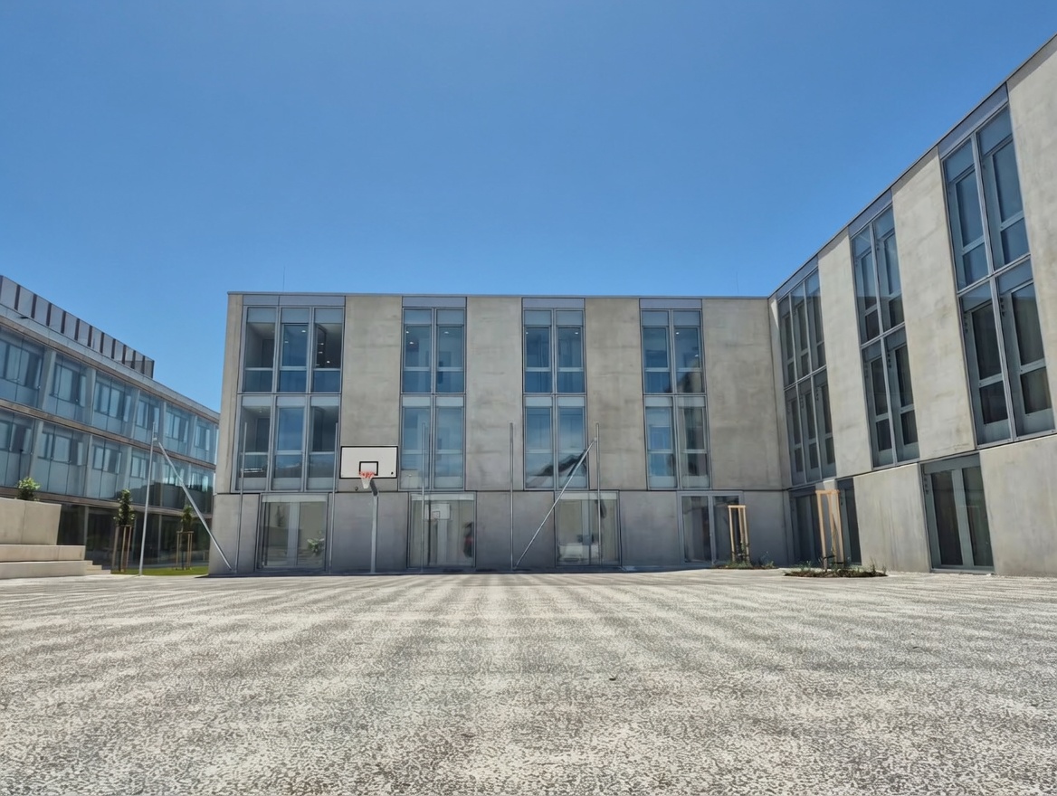 Dobrunje: odprtje v senci kriminalističnih preiskav in zastrupljene zemlje